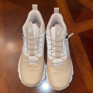 Women’s on running shoes